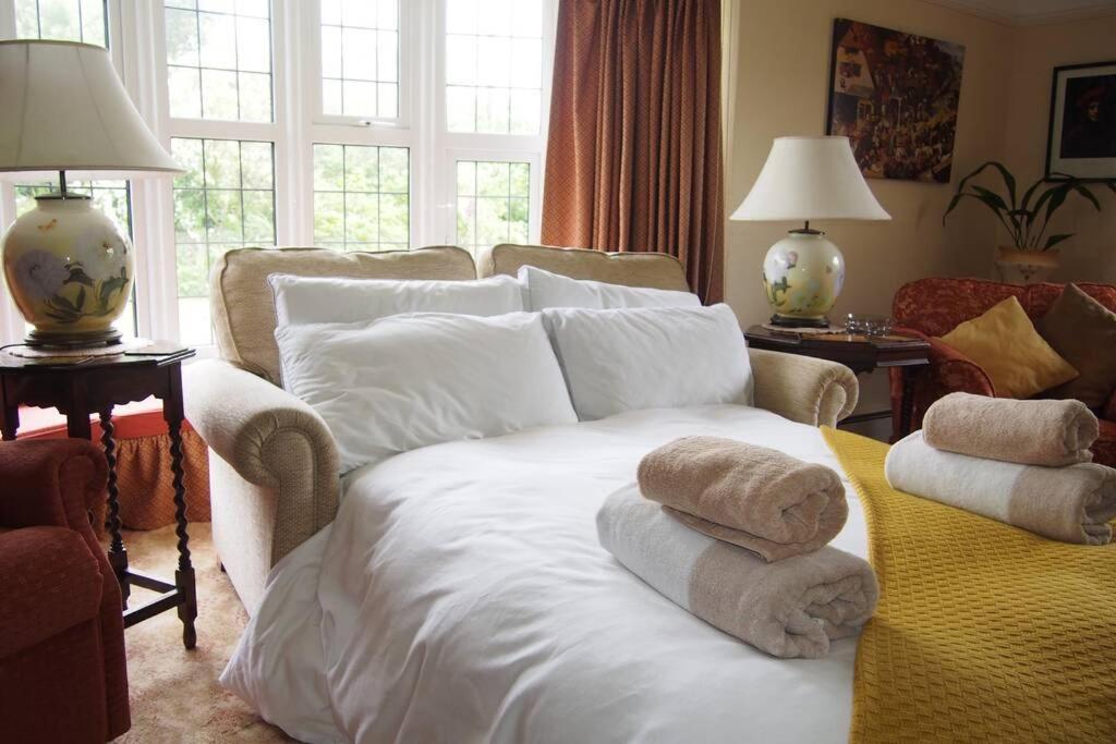 יילוורטון Hectors House Comfortable 4 Bed House In Mature Gardens מראה חיצוני תמונה