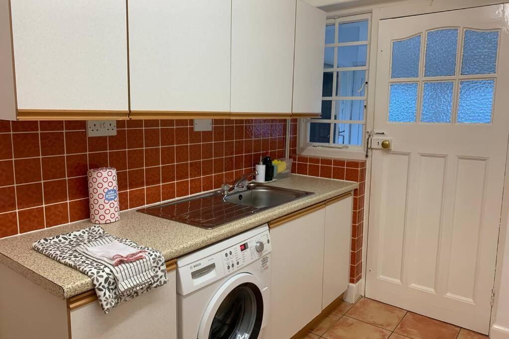 יילוורטון Hectors House Comfortable 4 Bed House In Mature Gardens מראה חיצוני תמונה